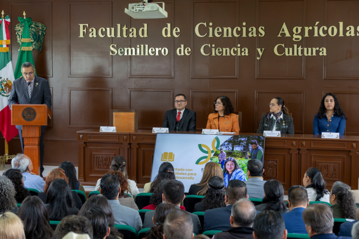 Facultad de Ciencias Agrícolas, referente de retribución social y formación profesional: rectora Paty Zarza