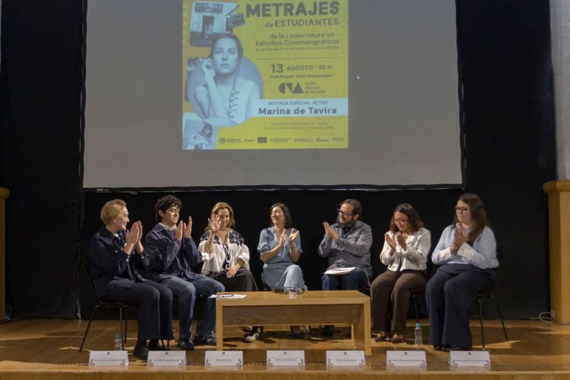 Estudiantes de la UAEMéx presentaron cortometrajes en el Centro Nacional de las Artes con Marina de Tavira como invitada especial