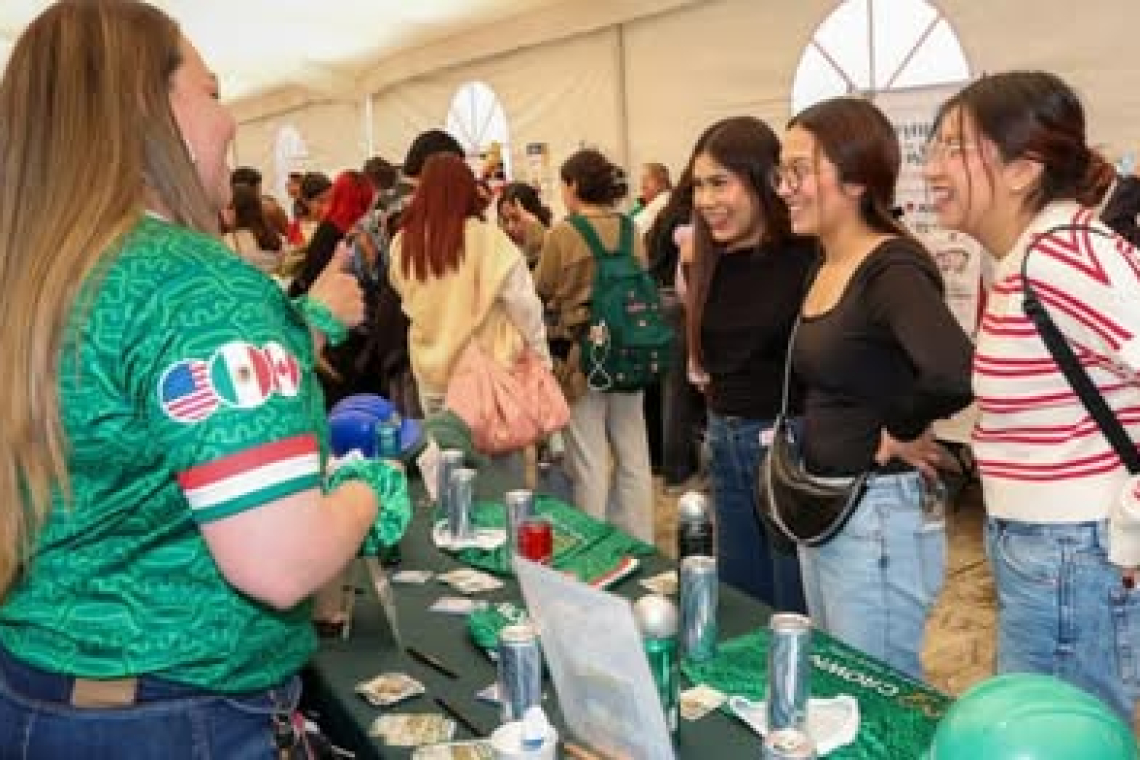 UAEMéx acerca oportunidades laborales a estudiantes y egresado