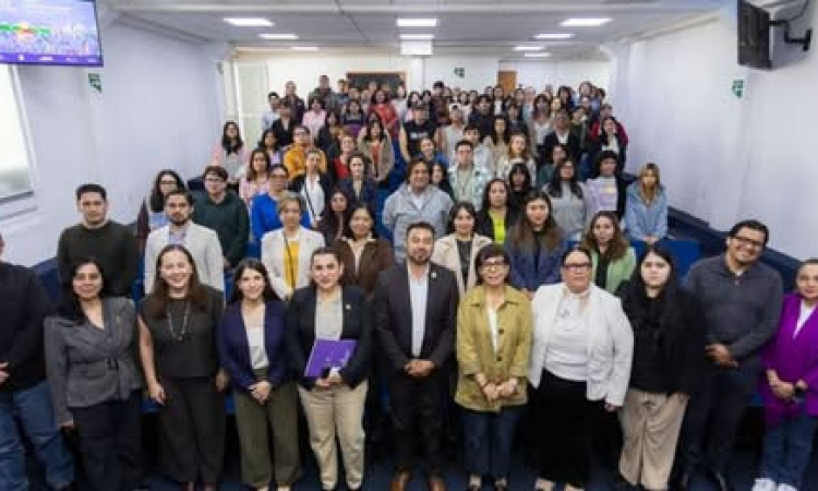 Alejandra d´Hyver destacó la corresponsabilidad en los cuidados durante coloquio de la UAEMéx