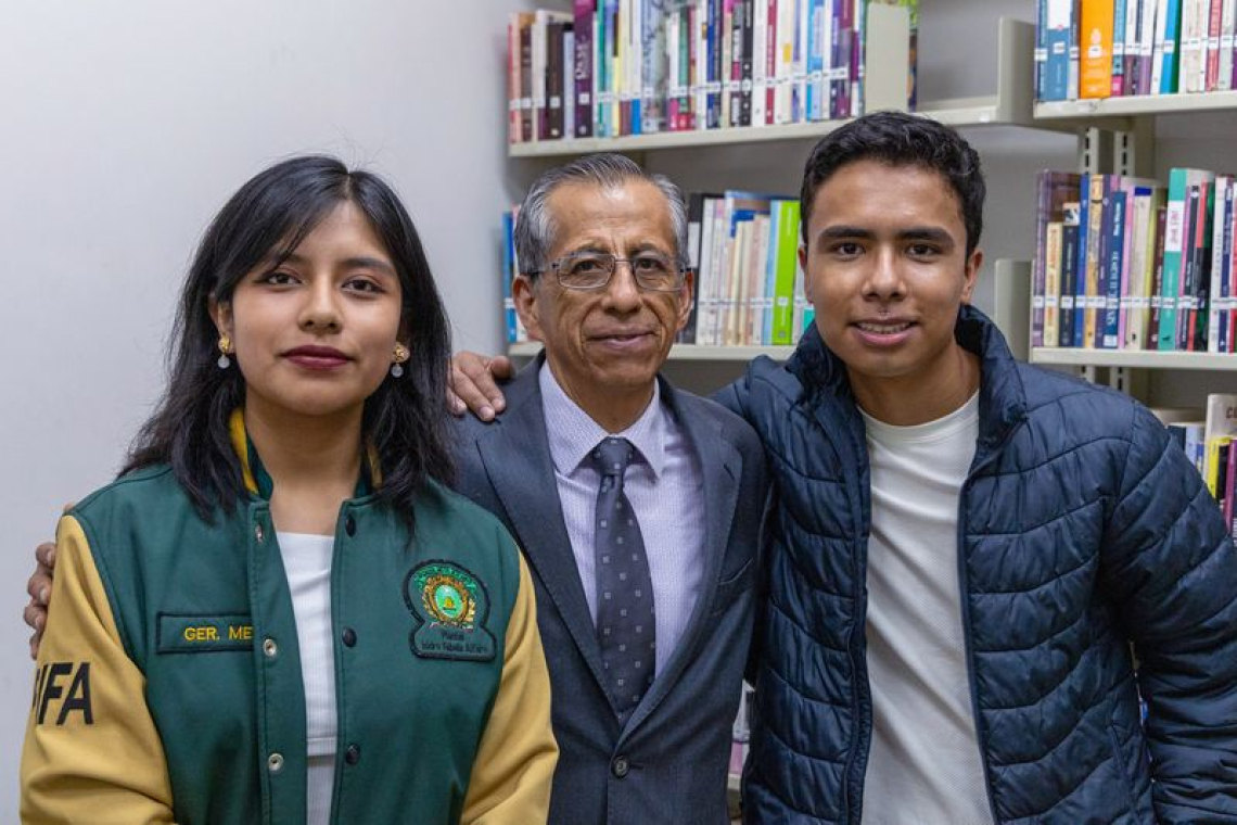 Geraldine y Óscar llevan su talento  matemático de la UAEMéx hasta Singapur