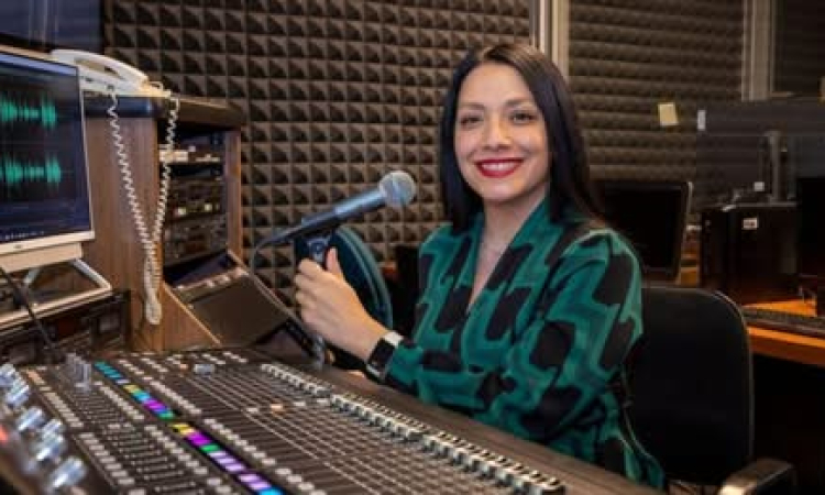 Lorena Rodríguez: una voz, una vocación y casi dos décadas en la radio de la UAEMéx