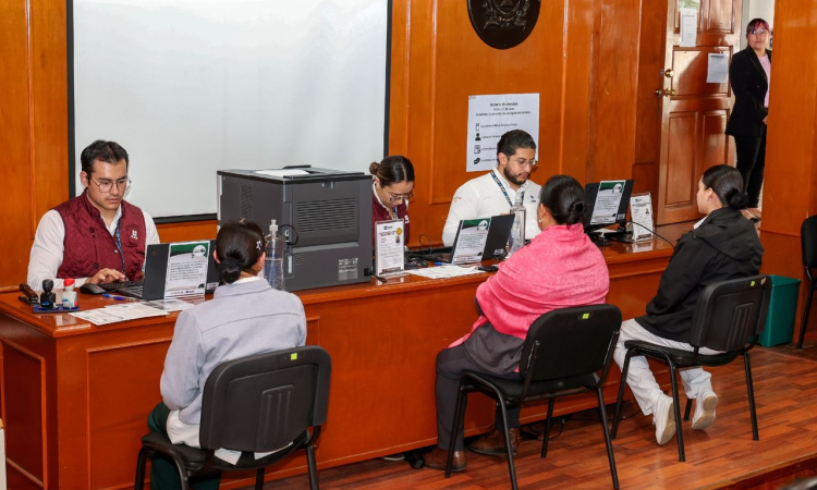 UAEMéx acerca servicios del SAT a su comunidad 